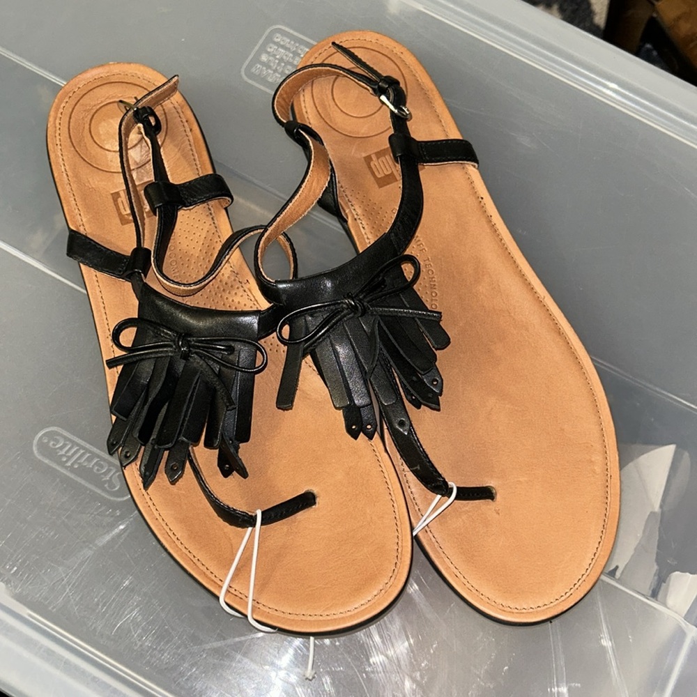 NWT FitFlop Tia Fringe Toe Thong Sandals - Leather - Black - 11 - Picture 3 of 7